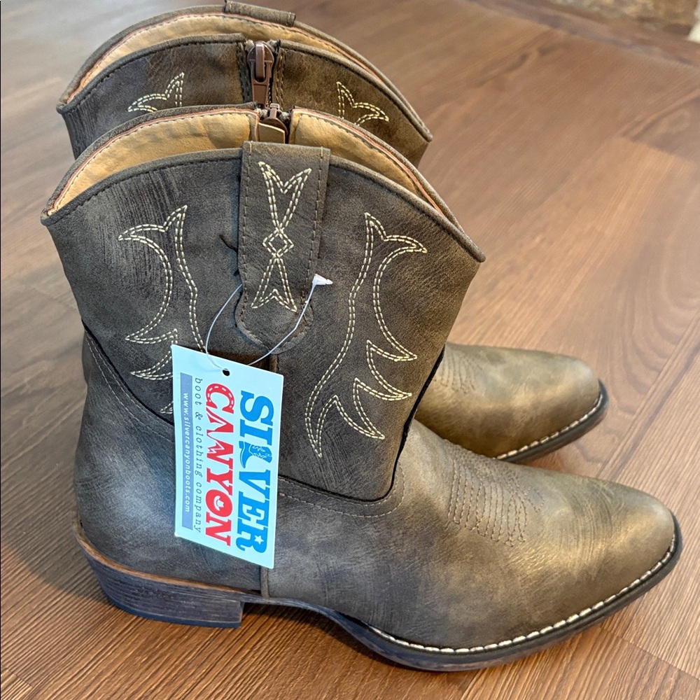 NWT Silver Canyon Madison Short Western cowboy Boots Brown size 9.5 - Picture 2 of 13